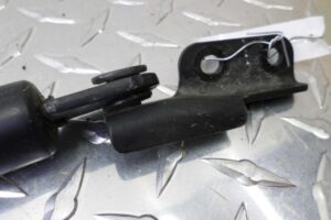 Изображение товара 143903 - 00143903 amortizator kryshki bagazhnika Peugeot 107 3