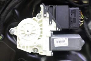 Изображение товара 144032 - 00144032 steklopodemnik zadnij levyj Volvo S40 2