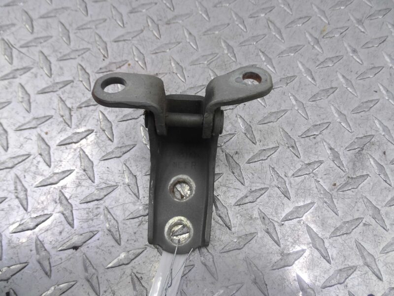 Изображение товара 144183 - 00144183 petlya dveri perednyaya Renault Sandero