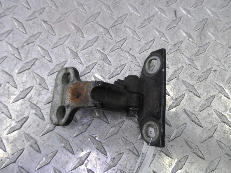 Изображение товара 144381 - 00144381 petlya dveri perednyaya Audi A8