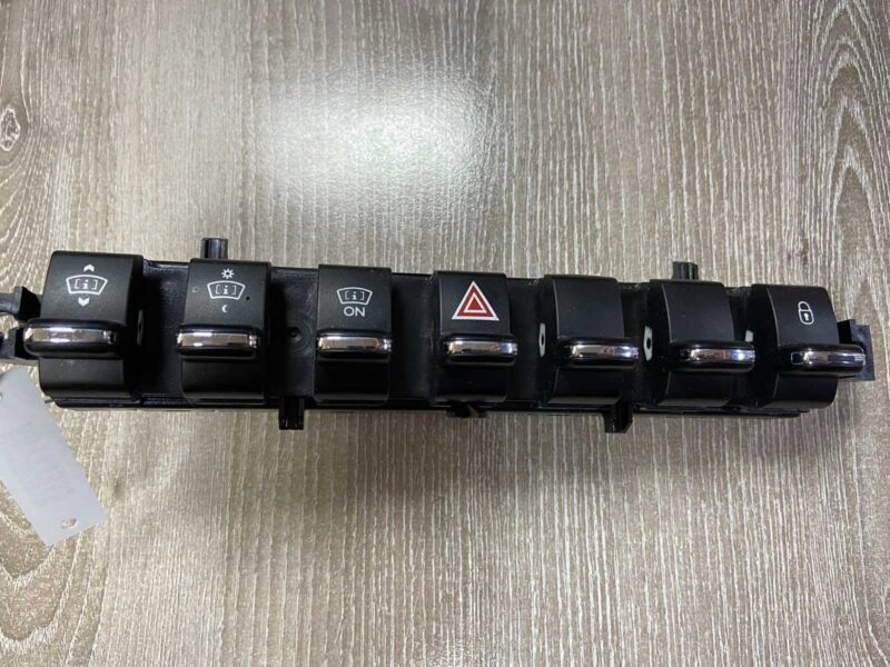 Изображение товара 144532 - 00144532 knopka avarijnoj signalizatsii 1