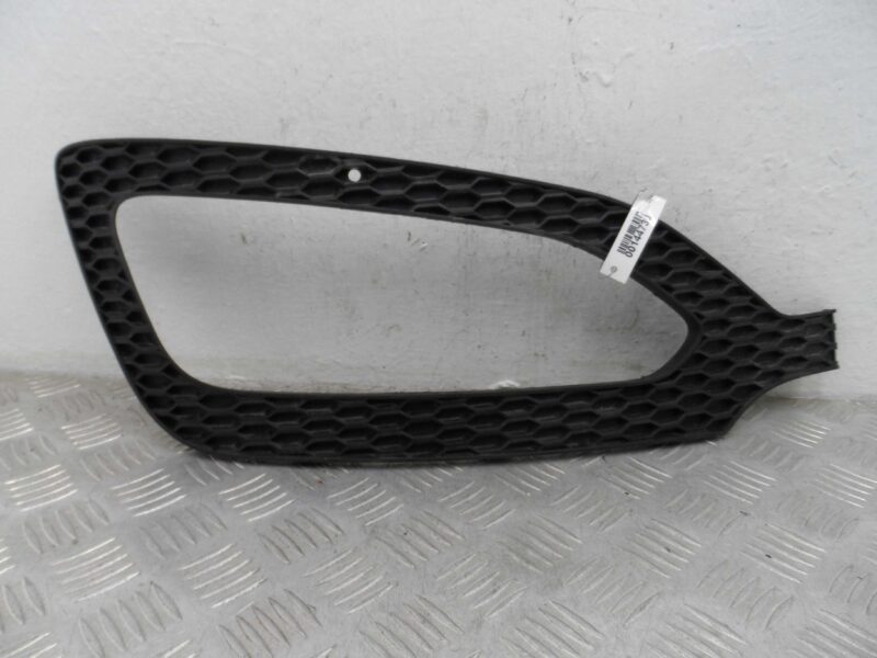 Изображение товара 144730 - 00144730 nakladka na bamper Pontiac TransSport