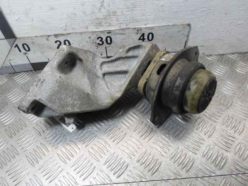 Изображение товара 144869 - 00144869 kronshtejn dvigatelya Audi Q5