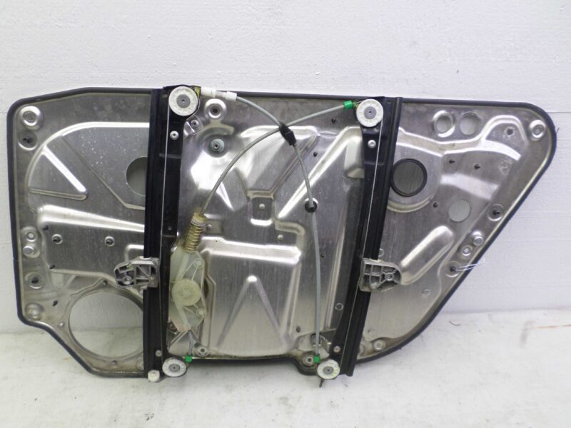 Изображение товара 145032 - 00145032 steklopodemnik zadnij levyj Toyota Carina E