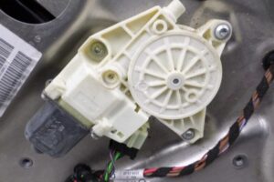 Изображение товара 145261 - 00145261 steklopodemnik zadnij levyj Honda Ridgeline 3