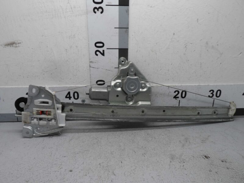 Изображение товара 145452 - 00145452 steklopodemnik perednij levyj