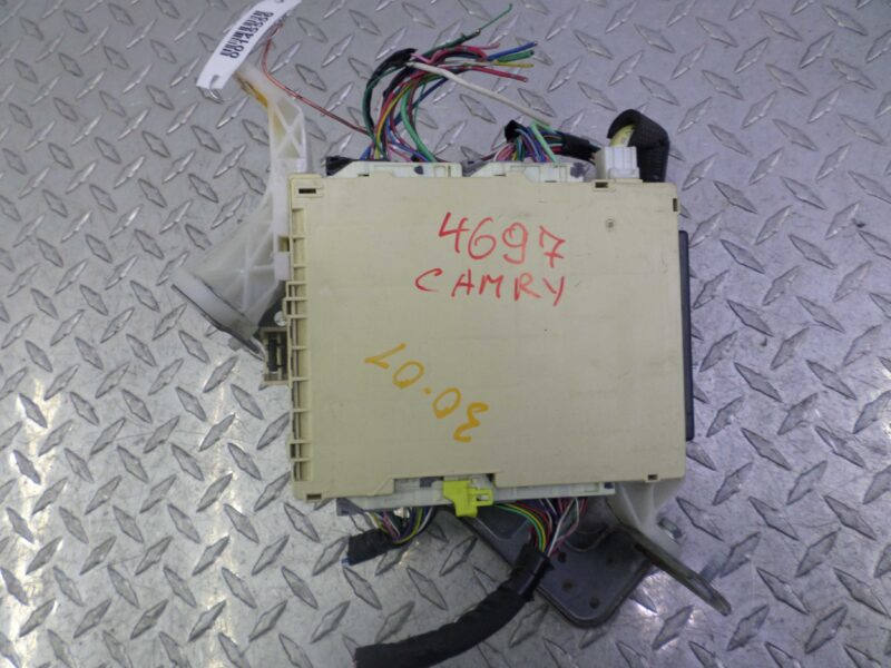 Изображение товара 145556 - 00145556 blok predokhranitelej Subaru Legacy