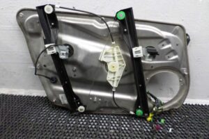 Изображение товара 145901 - 00145901 steklopodemnik perednij pravyj Ford Transit 1