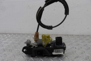 Изображение товара 146036 - 00146036 zamok dveri perednej pravoj Opel Omega 2