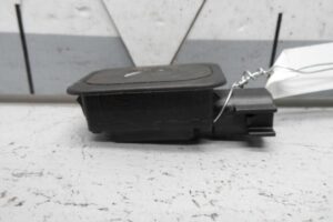 Изображение товара 146087 - 00146087 knopka salona Skoda Yeti 3