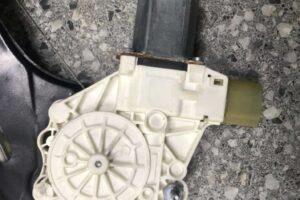 Изображение товара 146127 - 00146127 steklopodemnik perednij pravyj 3