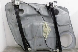 Изображение товара 146509 - 00146509 steklopodemnik perednij pravyj Ford Escort 2