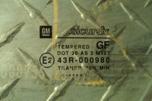 Изображение товара 147409 - 00147409 steklo dveri perednej levoj Lincoln Town Car 2