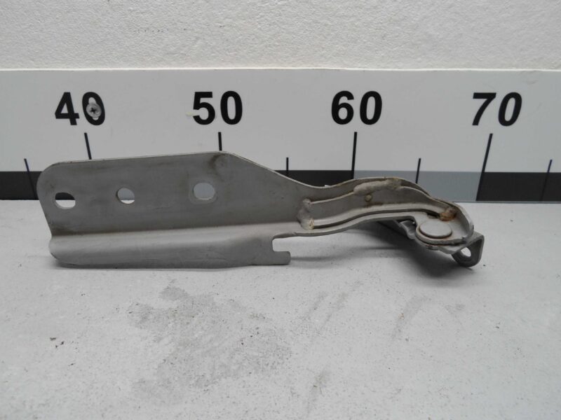 Изображение товара 147511 - 00147511 petlya kapota levaya Porsche Macan