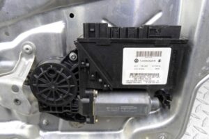 Изображение товара 148610 - 00148610 steklopodemnik perednij pravyj Toyota Carina E 2