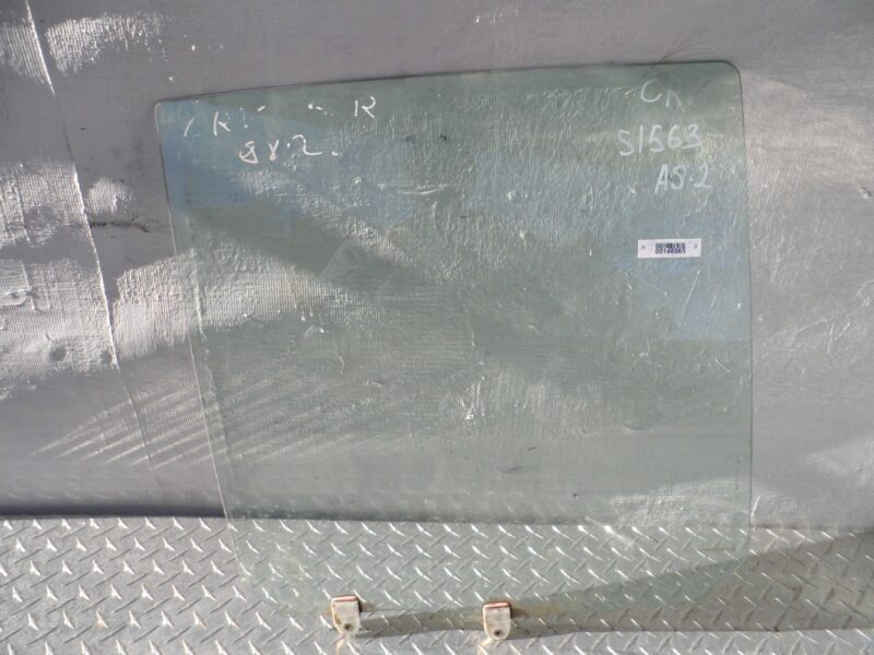 Изображение товара 148965 - 00148965 steklo dveri zadnej pravoj Renault Duster