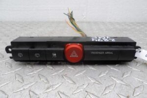 Изображение товара 149174 - 00149174 knopka avarijnoj signalizatsii Opel Omega