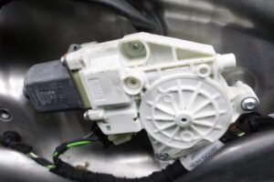 Изображение товара 149414 - 00149414 steklopodemnik perednij levyj Ford Transit 3