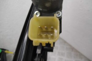 Изображение товара 162122 - 00162122 steklopodemnik perednij pravyj Chevrolet Aveo 3