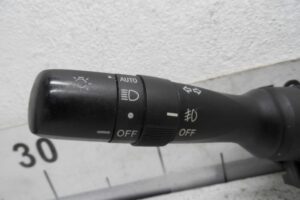 Изображение товара 164979 - 00164979 pereklyuchatel podrulevoj (strekoza) Subaru Tribeca 1