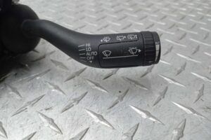 Изображение товара 172669 - 00172669 pereklyuchatel podrulevoj (strekoza) Toyota Matrix 1