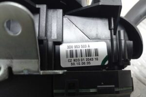 Изображение товара 174242 - 00174242 pereklyuchatel podrulevoj (strekoza) Toyota Carina E 3