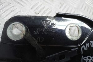 Изображение товара 176229 - 00176229 petlya kapota pravaya Mercedes A klasse 1