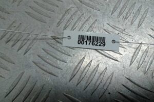 Изображение товара 176229 - 00176229 petlya kapota pravaya Mercedes A klasse 3
