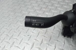 Изображение товара 177005 - 00177005 pereklyuchatel podrulevoj (strekoza) Toyota Matrix 1