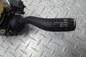 Изображение товара 177058 - 00177058 pereklyuchatel podrulevoj (strekoza) Toyota Matrix 1