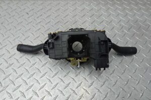 Изображение товара 177058 - 00177058 pereklyuchatel podrulevoj (strekoza) Toyota Matrix 3