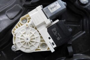 Изображение товара 177421 - 00177421 steklopodemnik zadnij levyj Volkswagen Lupo 2