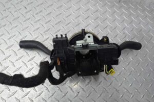 Изображение товара 178392 - 00178392 pereklyuchatel podrulevoj (strekoza) Toyota Matrix 3