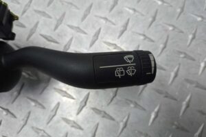 Изображение товара 180392 - 00180392 pereklyuchatel podrulevoj (strekoza) Toyota Matrix 1