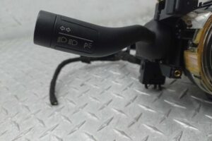 Изображение товара 180392 - 00180392 pereklyuchatel podrulevoj (strekoza) Toyota Matrix 2