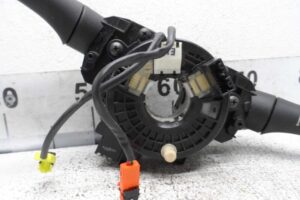 Изображение товара 180587 - 00180587 pereklyuchatel podrulevoj (strekoza) Toyota Hiace 1