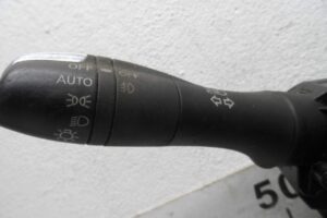 Изображение товара 180587 - 00180587 pereklyuchatel podrulevoj (strekoza) Toyota Hiace 2