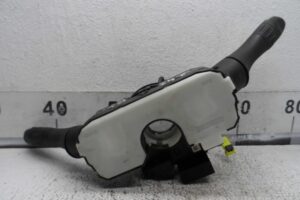 Изображение товара 180587 - 00180587 pereklyuchatel podrulevoj (strekoza) Toyota Hiace 3
