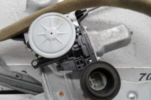 Изображение товара 181461 - 00181461 steklopodemnik perednij levyj 2