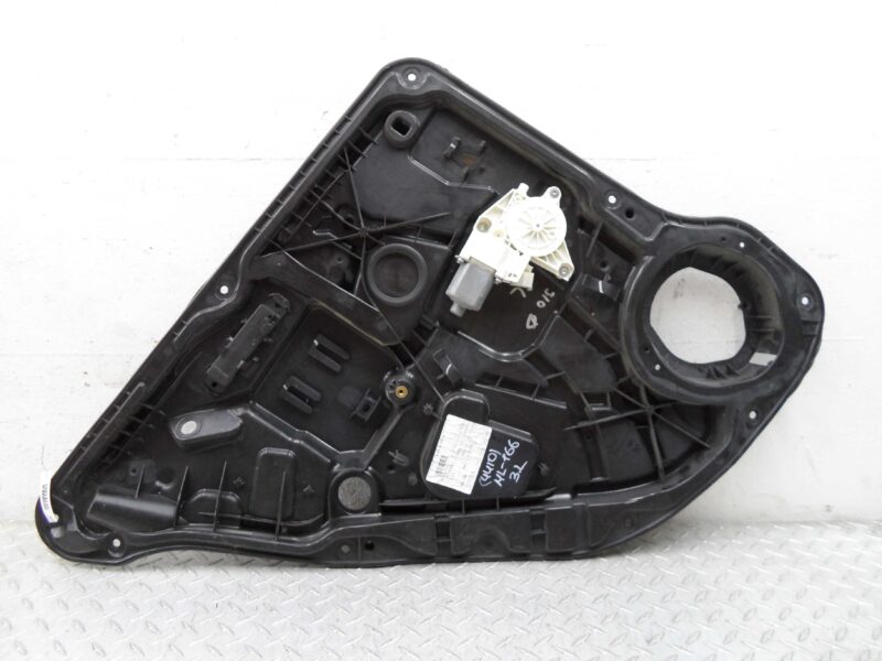 Изображение товара 181992 - 00181992 steklopodemnik zadnij levyj Ford Mondeo