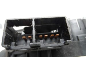 Изображение товара 185790 - 00185790 pereklyuchatel podrulevoj (strekoza) Subaru Tribeca 2