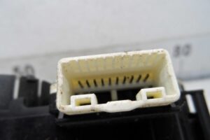 Изображение товара 185790 - 00185790 pereklyuchatel podrulevoj (strekoza) Subaru Tribeca 3