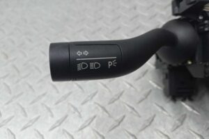 Изображение товара 186089 - 00186089 pereklyuchatel podrulevoj (strekoza) Toyota Matrix 1