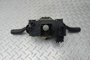 Изображение товара 186089 - 00186089 pereklyuchatel podrulevoj (strekoza) Toyota Matrix 3