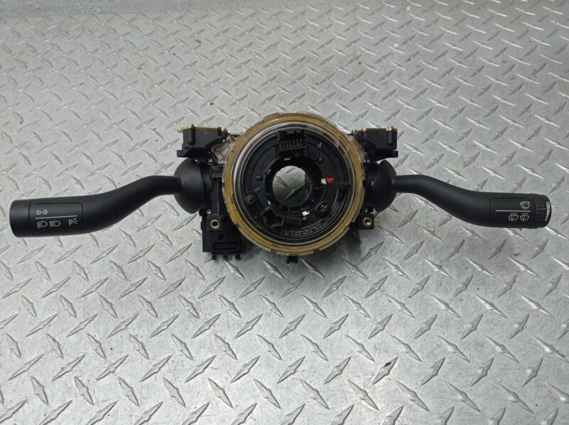 Изображение товара 186089 - 00186089 pereklyuchatel podrulevoj (strekoza) Toyota Matrix