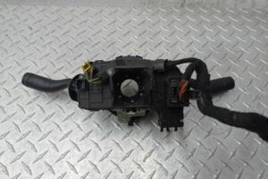 Изображение товара 188470 - 00188470 pereklyuchatel podrulevoj (strekoza) Toyota Matrix 3
