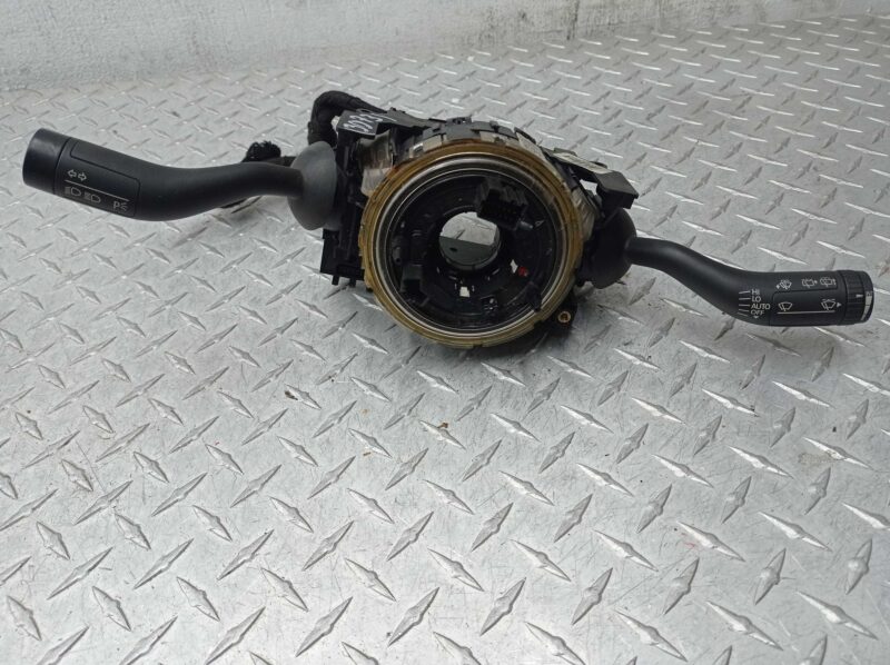 Изображение товара 188470 - 00188470 pereklyuchatel podrulevoj (strekoza) Toyota Matrix