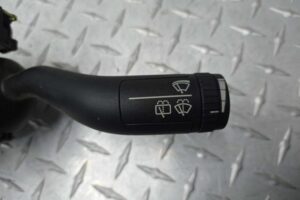 Изображение товара 189601 - 00189601 pereklyuchatel podrulevoj (strekoza) Toyota Matrix 1