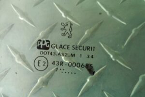 Изображение товара 109724 - 00190724 steklo dveri zadnej pravoj Mercedes SLK 2