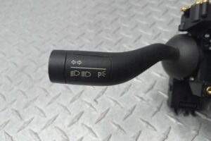 Изображение товара 193747 - 00193747 pereklyuchatel podrulevoj (strekoza) Toyota Matrix 2